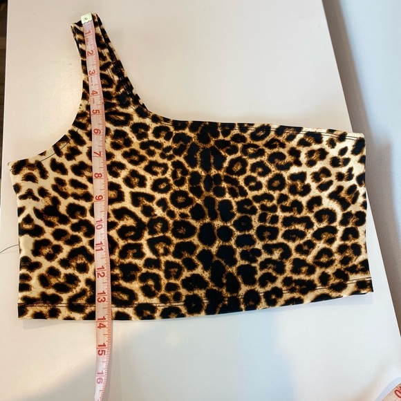 Leopard Crop Top One Shoulder Medium NWT New - Picture 7 of 8